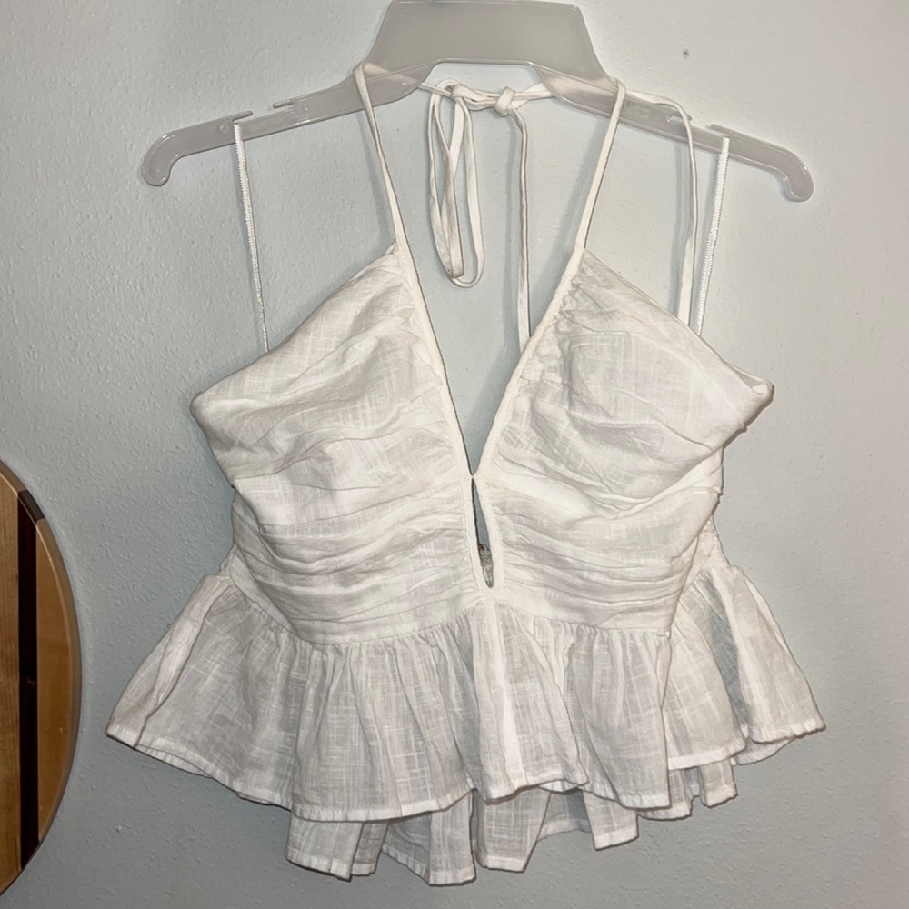 NWT WHITE FREE PEOPLE CROP TOP. SIZE MEDIUM